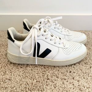 VEJA V-10 Sneakers Womens Size 38
